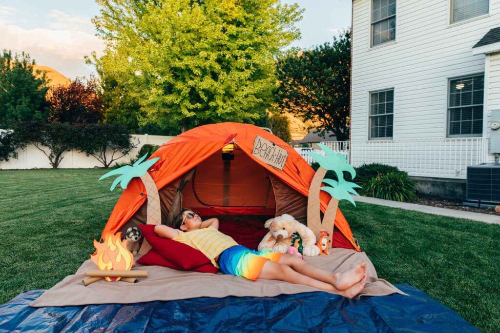 25 tips for Camping with kids - camping in backyard