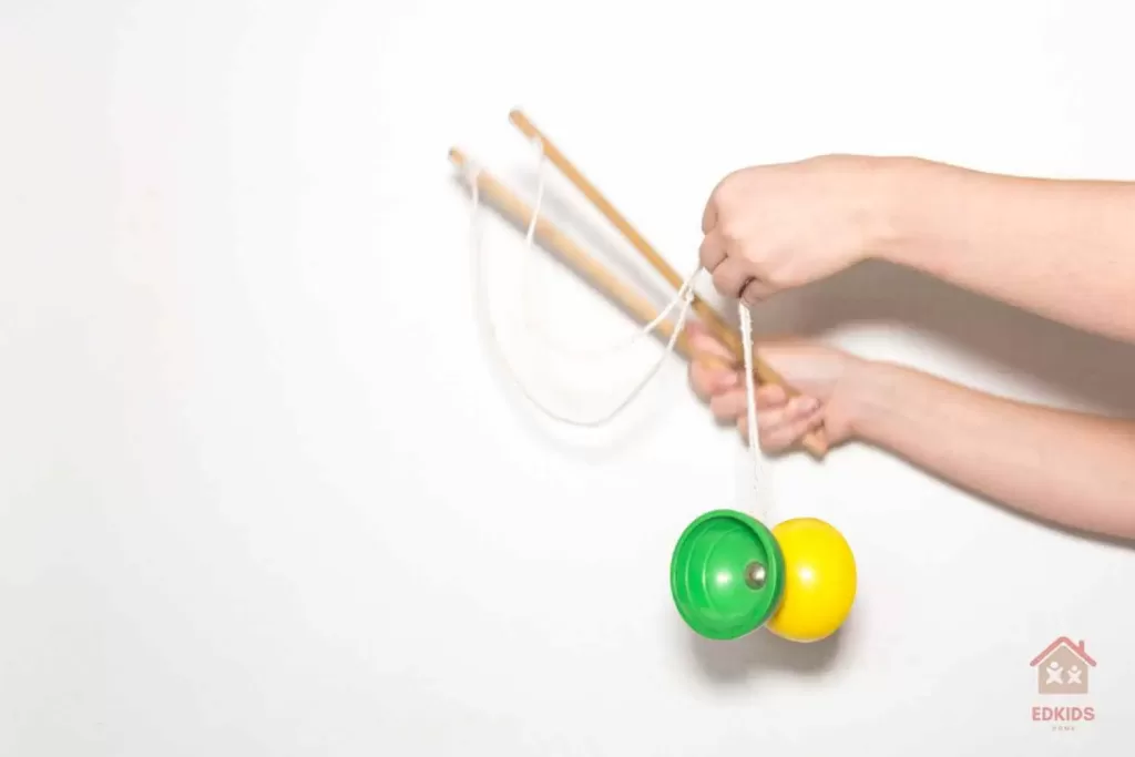 21 Traditional Chinese Toys & Games - yo yo