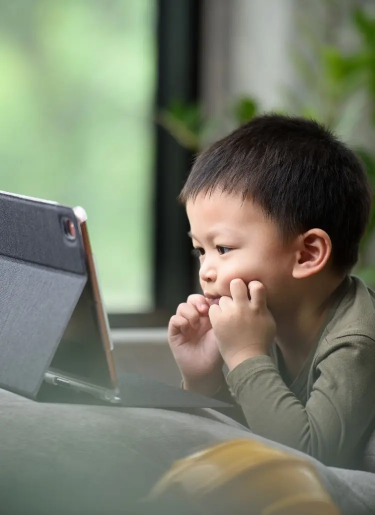 12 Tips on How to Manage Screen Time Effectively as Parents